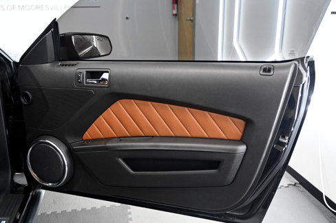 Used 2010 Ford Mustang GT image 23