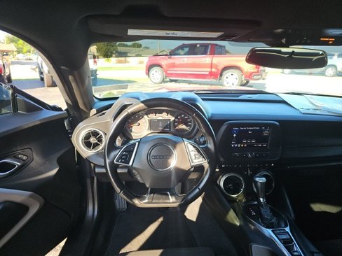 Used 2023 Chevrolet Camaro LT image 3