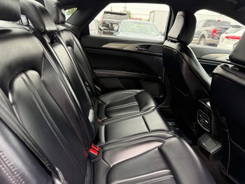 Used 2020 Lincoln MKZ image 26