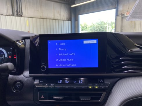 Used 2025 Toyota Camry SE image 39