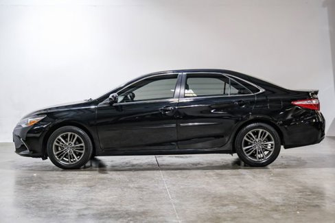 Used 2017 Toyota Camry SE image 17