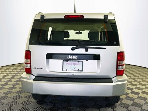 Used 2011 Jeep Liberty Sport image 5