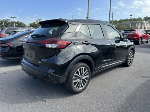 Used 2024 Nissan Kicks SR image 5