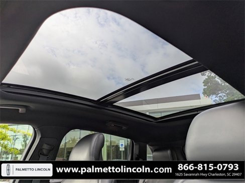 Used 2018 Lincoln MKX Reserve image 17