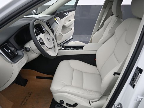 New 2025 Volvo XC60 B5 Core w/ Climate Package image 13