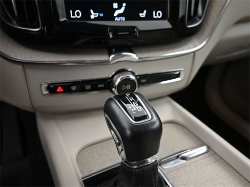 Used 2021 Volvo XC60 T5 Inscription w/ Advanced Package image 14