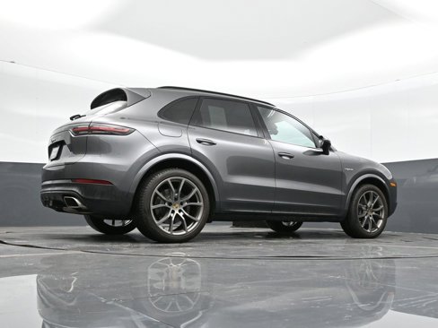 Certified 2020 Porsche Cayenne E-Hybrid w/ Premium Plus Package image 38