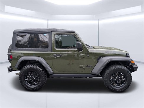 Used 2022 Jeep Wrangler Willys image 2