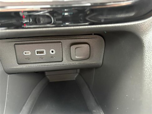 Used 2023 Buick Encore GX Essence w/ Experience Buick Package image 18