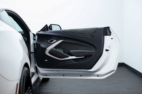 Used 2020 Chevrolet Camaro ZL1 image 16