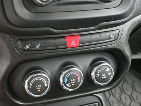 Used 2016 Jeep Renegade Latitude w/ Cold Weather Group image 23