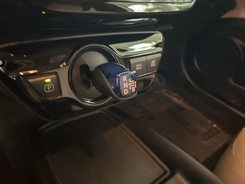 Used 2019 Toyota Prius L Eco image 8