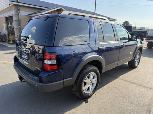 Used 2006 Ford Explorer XLT image 3