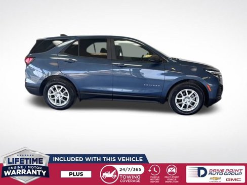 Used 2024 Chevrolet Equinox LS w/ LS Convenience Package image 2