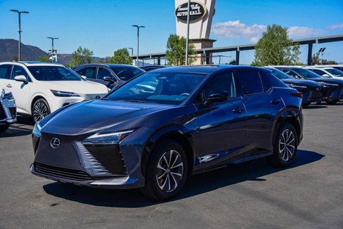 Used 2025 Lexus RZ 300e image 3