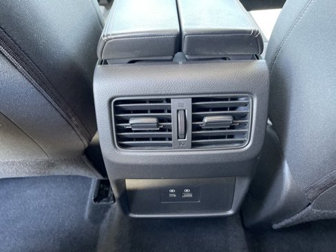 Used 2023 Nissan Rogue SV image 24