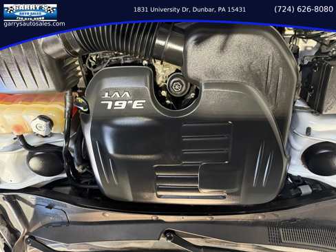 Used 2018 Chrysler 300 Limited image 9