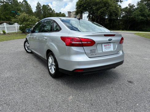 Used 2015 Ford Focus SE image 32