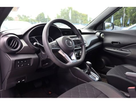 Used 2020 Nissan Kicks S image 21