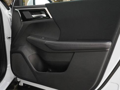 Used 2024 Mitsubishi Outlander ES image 9