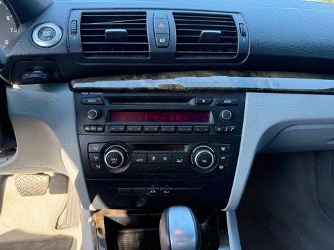 Used 2010 BMW 135i Convertible image 17