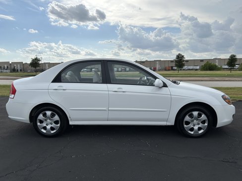 Used 2009 Kia Spectra EX image 4