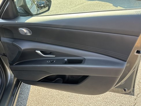 Used 2024 Hyundai Elantra SEL image 19