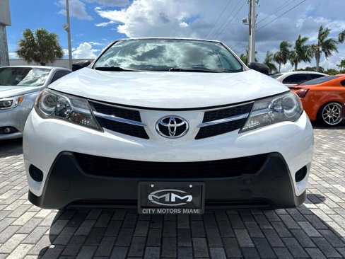 Used 2013 Toyota RAV4 LE image 2