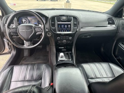 Used 2018 Chrysler 300 S w/ 300S Premium Group image 12
