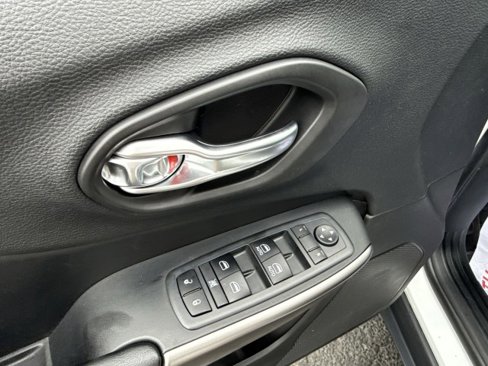 Used 2020 Jeep Cherokee Latitude image 14