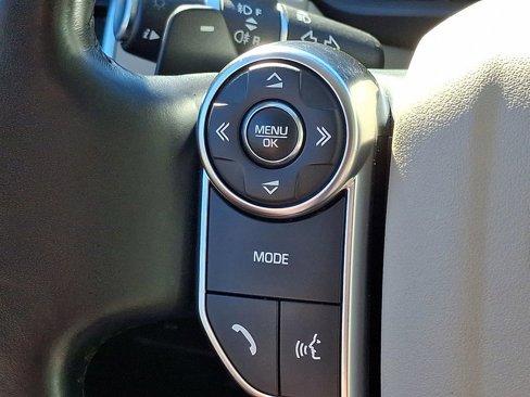 Used 2017 Land Rover Discovery HSE image 24