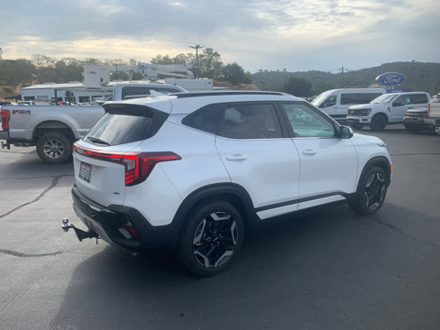 Used 2024 Kia Seltos SX w/ SX Sunroof Package image 5