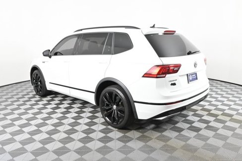 Certified 2021 Volkswagen Tiguan SE R-Line image 11