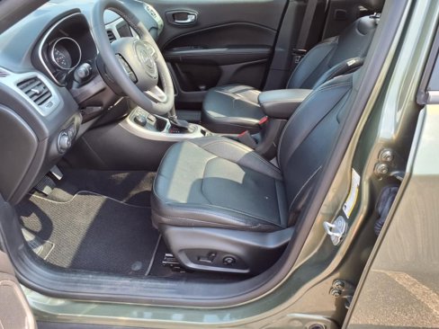Used 2021 Jeep Compass Latitude w/ Sun and Sound Group image 11