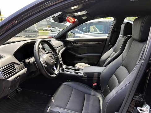 Used 2019 Honda Accord Sport image 13