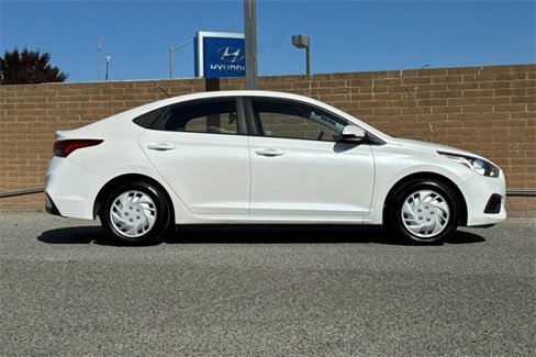 Used 2020 Hyundai Accent SE image 2