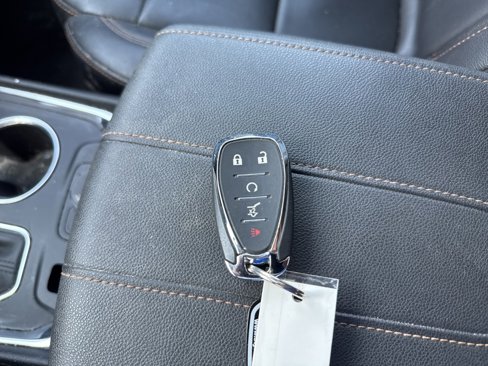 Used 2018 Chevrolet Traverse LT image 25