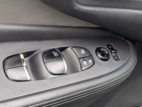 Used 2018 Nissan Murano SL w/ Moonroof Package image 13