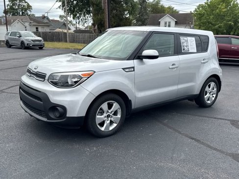 Used 2017 Kia Soul w/ Convenience Package image 3