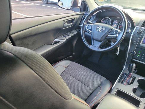 Used 2016 Toyota Camry SE image 15