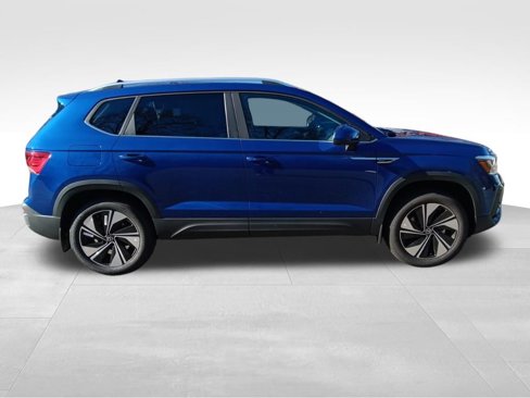 Used 2024 Volkswagen Taos SE image 8