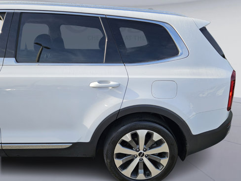 Used 2022 Kia Telluride EX w/ EX Premium Package image 4