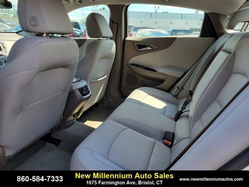 Used 2023 Chevrolet Malibu LT image 16
