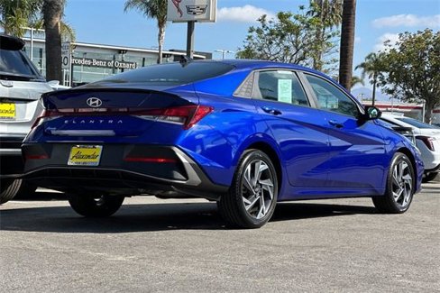Certified 2025 Hyundai Elantra Sport image 4