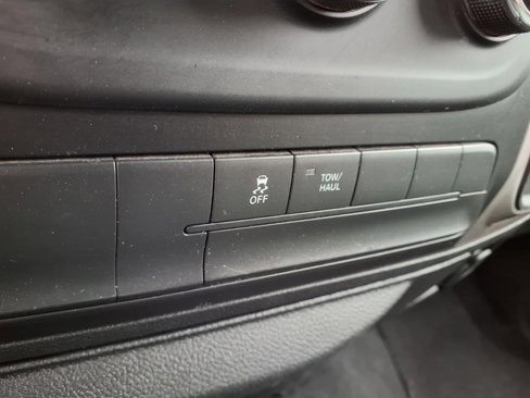 Certified 2020 RAM 1500 Classic SLT image 17