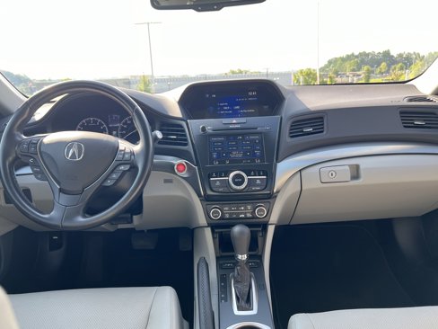Used 2017 Acura ILX w/ Premium Package image 28