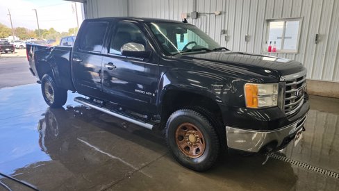 Used 2009 GMC Sierra 2500 SLT w/ SLT Convenience Package image 4