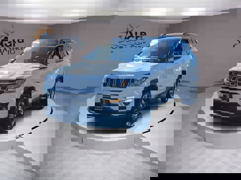 Used 2020 Jeep Compass Limited image 1