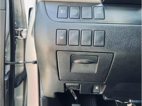 Used 2019 Toyota Highlander SE image 21