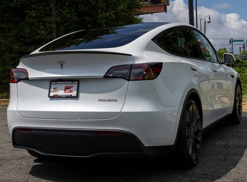 Used 2024 Tesla Model Y Performance image 25